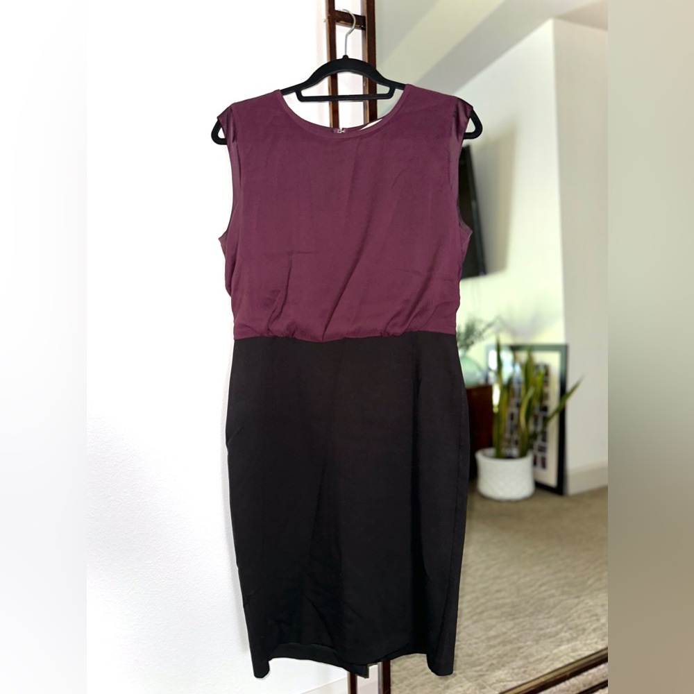 LOFT Size 10 Dress in Plum/Black - Perfect for the Office